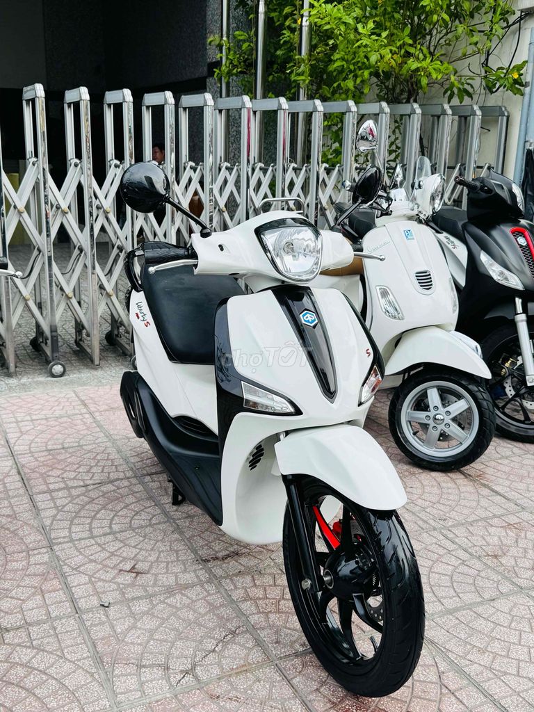 Lyberty S Iget Abs 2021 trắng đen sporty bs tphcm. Mua bán Xe máy tại Quận Phú Nhuận Tp Hồ Chí Minh được đăng bởi VESPA Piaggio Quốc Vương  hình 1
