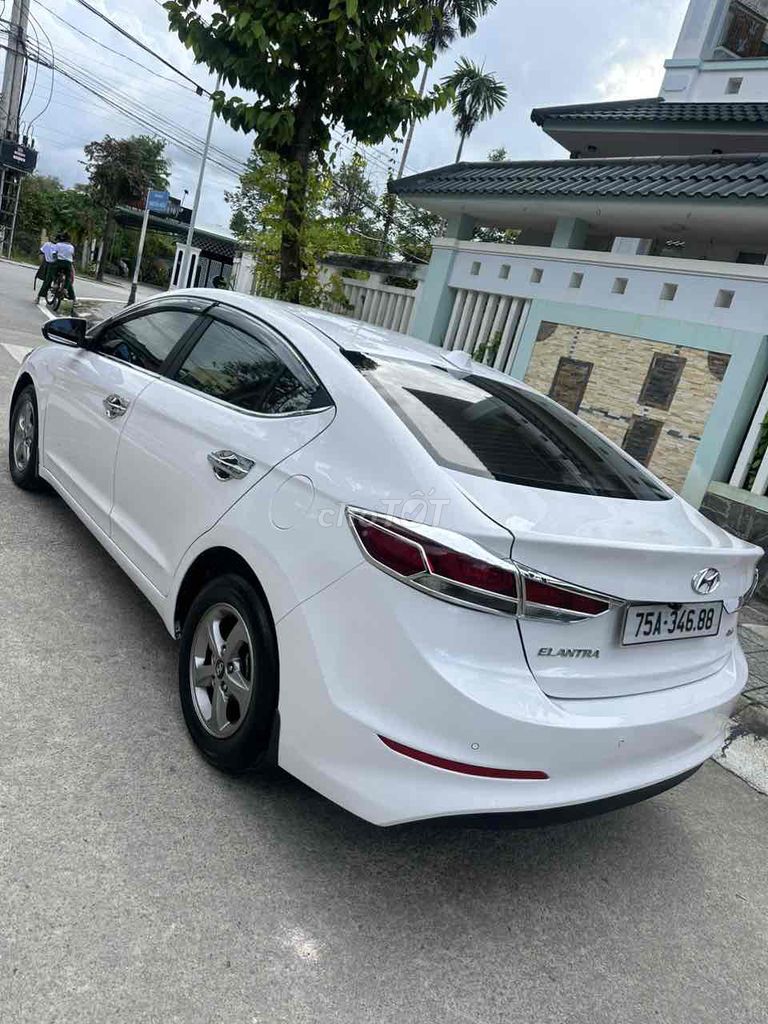 Hyundai Elantra 2016 1.6 MT. Mua bán Ô tô tại Thị xã Hương Trà Thừa Thiên Huế được đăng bởi Diễm Quỳnh hình 4