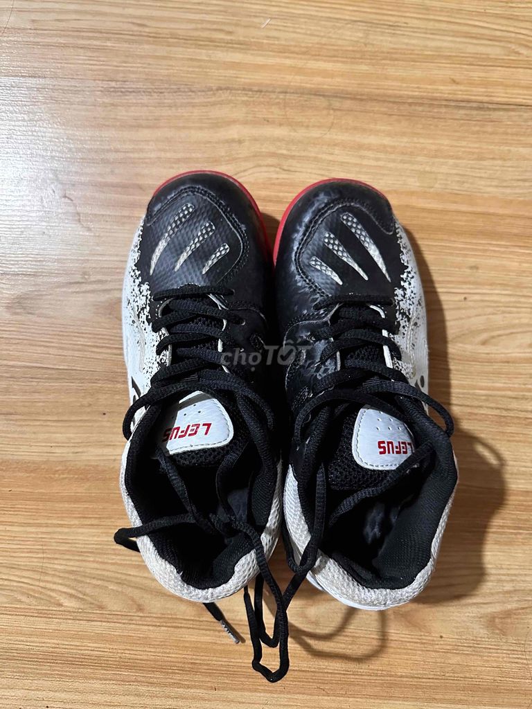 Giày cầu lông trẻ em Lefus size 36 Đen, trắng, đỏ. Mua bán Giày dép tại Quận Gò Vấp Tp Hồ Chí Minh được đăng bởi Tung hình 1