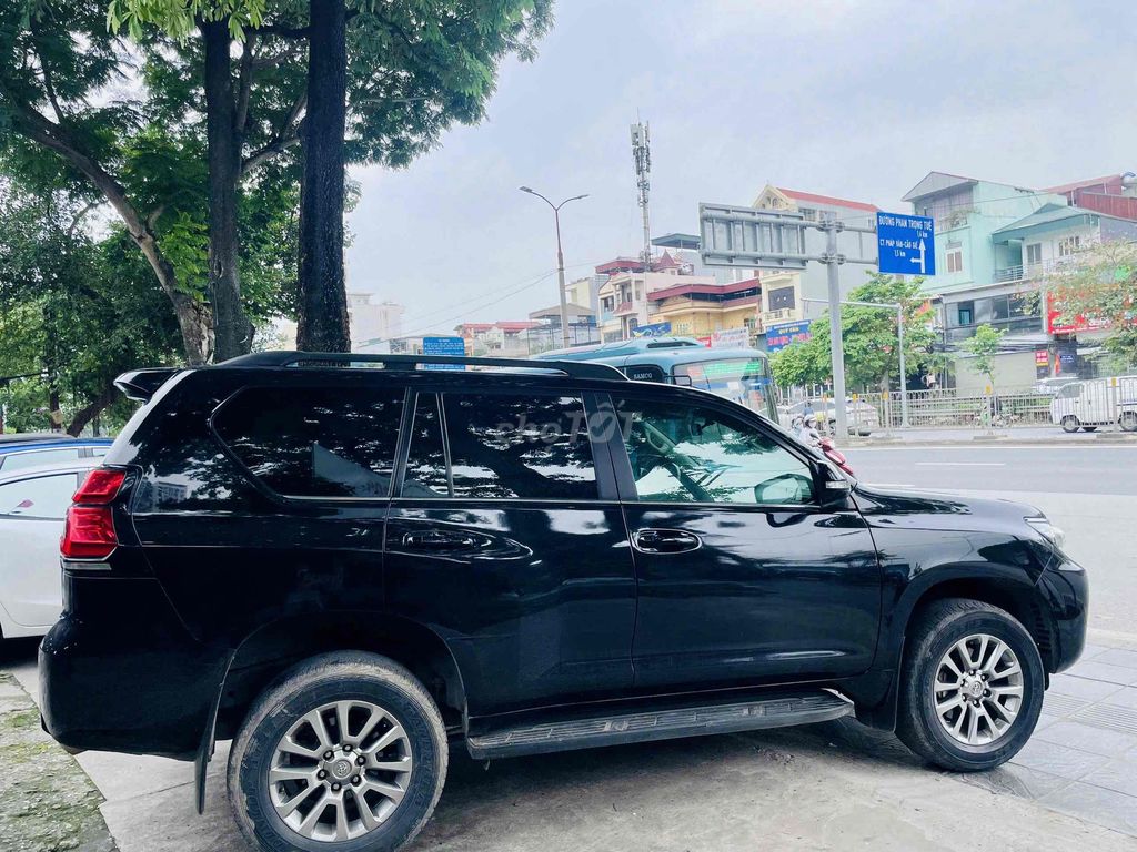 Toyota Prado 2018 photo 5