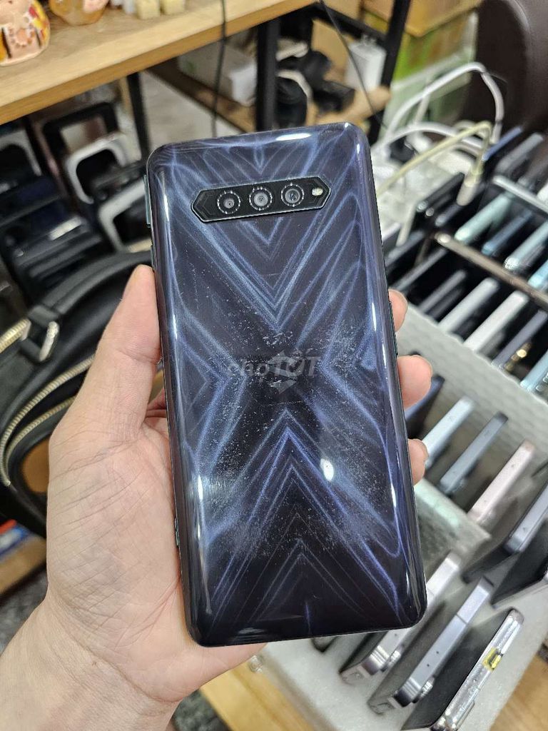 XIAOMI BLACK SHARK 4 5G BẢN 12/128 144hz ZIN KHỎE. Mua bán Điện thoại tại Quận Tân Phú Tp Hồ Chí Minh được đăng bởi Ngô Minh Mobile  hình 1