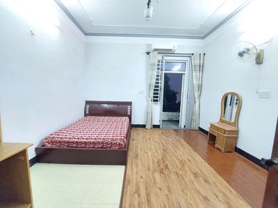 Phòng cho thuê full nội thất có ban công, nước nóng, KDC Hưng Phú 1