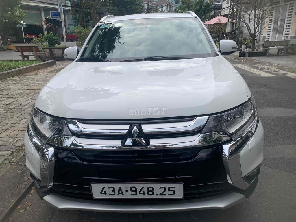 Mitsubishi Outlander 2.0 CVT Premium nhập nhật