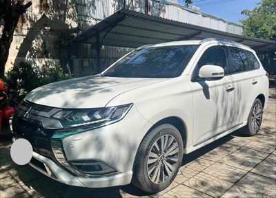 Mitsubishi Outlander siêu mới.. Mua bán Ô tô tại Quận Gò Vấp Tp Hồ Chí Minh được đăng bởi MITSUBISHI TRƯỜNG CHINH