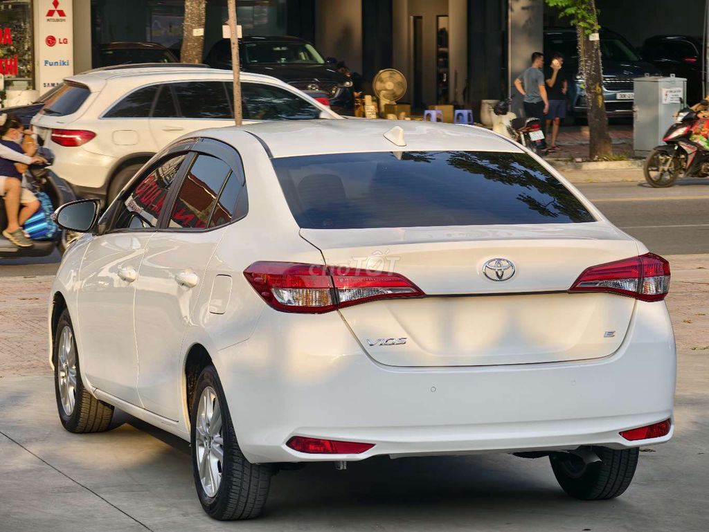 БЕЛЫЙ АВТОМАТИЧЕСКИЙ НОМЕР TOYOTA VIOS 2019