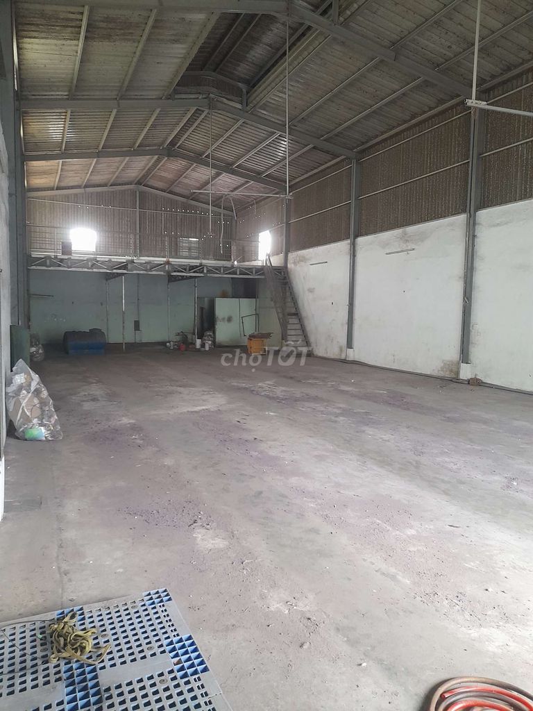 Xưởng 250m2 đường Thạnh Lộc 19 ngay Ngã Tư Ga QL1A quận 12