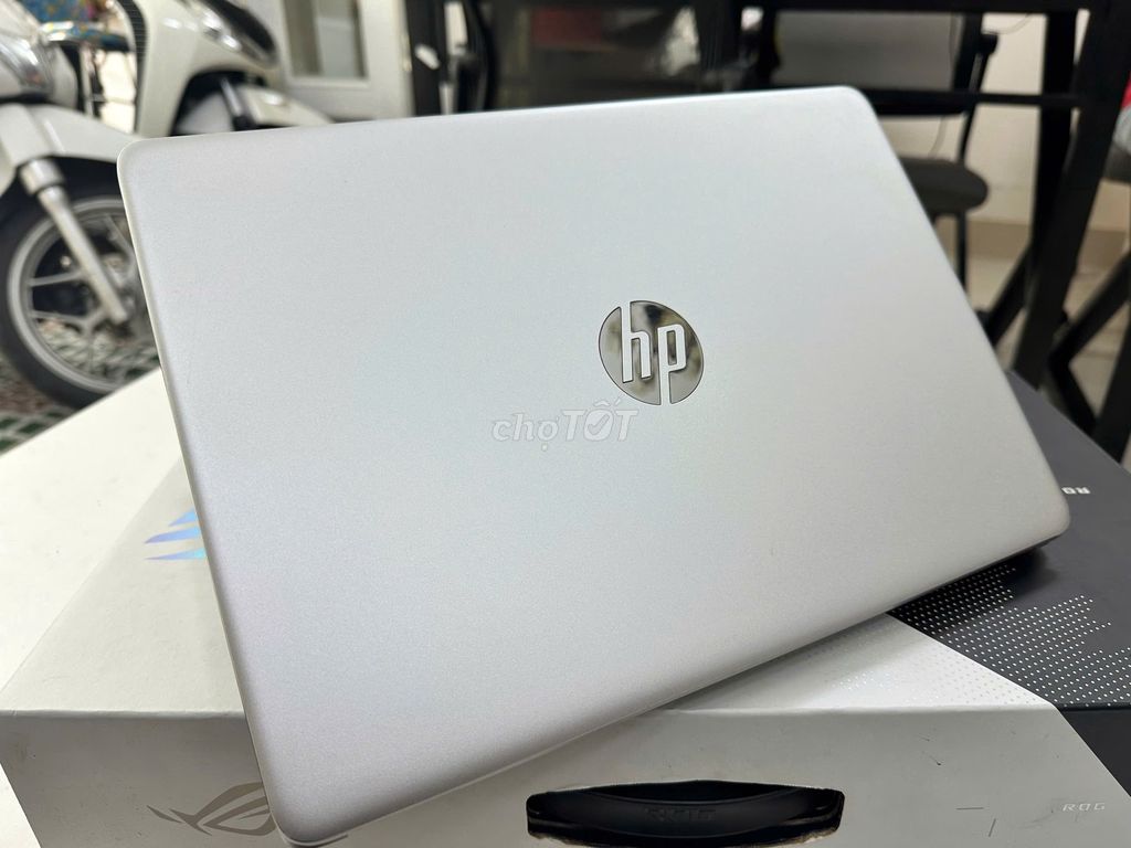 HP 14s máy đẹp 98% dùng làm việc giải trí tiện lợi