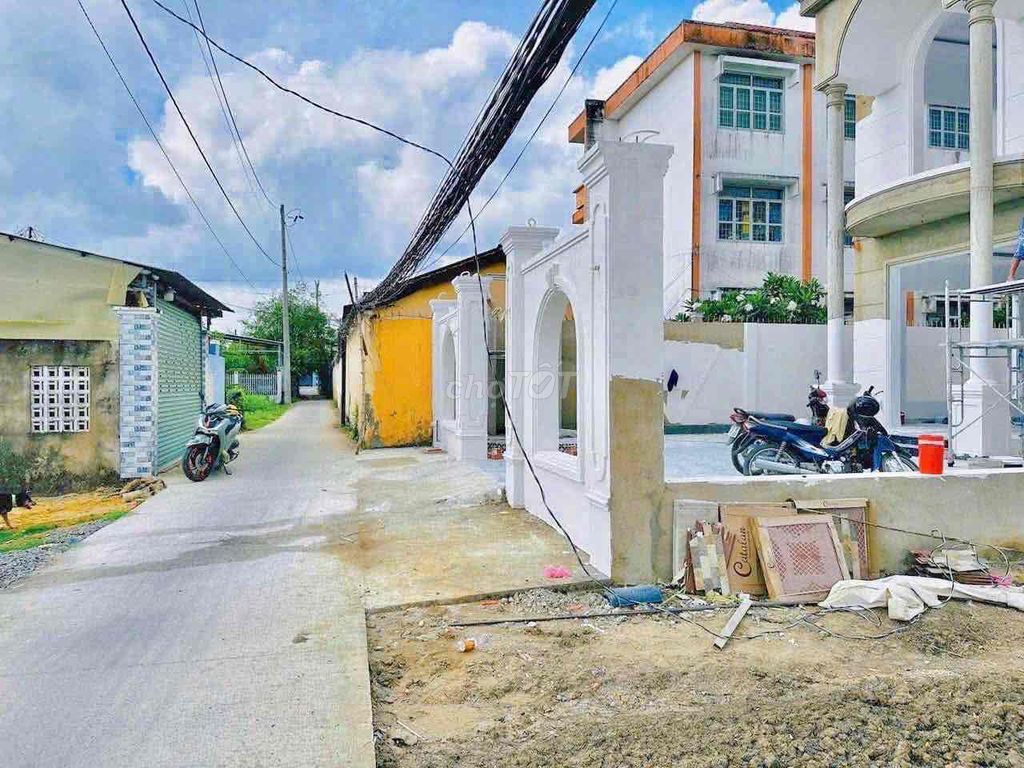 villa 300m2 thổ cư , vị trí đẹp Sổ hồng riêng 6pn , 3wc , hồ bơi mi ni. Mua bán nhà ở tại Huyện Cần Giuộc Long An được đăng bởi Hoàn BĐS  hình 4