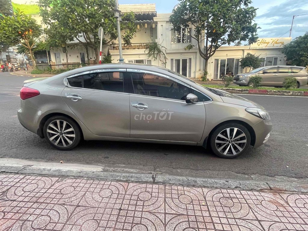 Kia K3 Vàng cát Số tự động 5 chỗ. Mua bán Ô tô tại Thành phố Buôn Ma Thuột Đắk Lắk được đăng bởi văn an hình 4