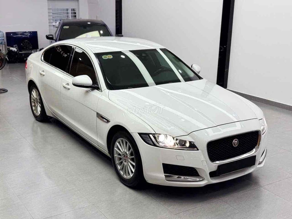 Jaguar XF 2016 Prestige 2.0 AT - 380000 km. Mua bán Ô tô tại Quận 7 Tp Hồ Chí Minh được đăng bởi Hoàng Anh Tuấn hình 2