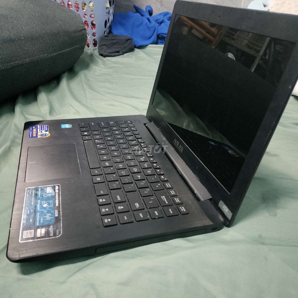 Laptop Asus Đen Hỏng. Mua bán Laptop tại Quận 12 Tp Hồ Chí Minh được đăng bởi Phuc Dat Vuon hình 1