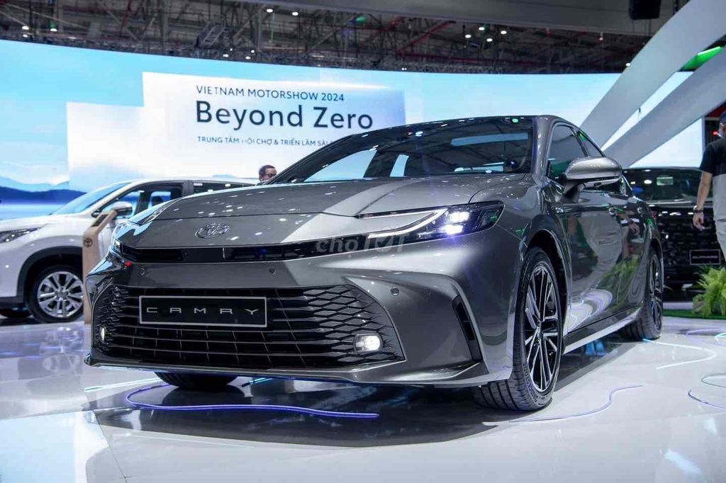 Toyota Camry 2024 - Mẫu mới, GIAO XE THÁNG 12/2024