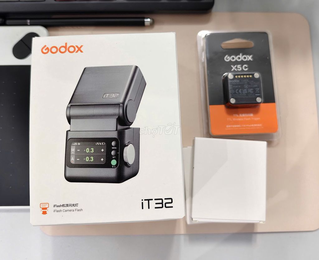 Đèn flash Godox iT32 + đế X5c. Mua bán Máy ảnh, Máy quay tại Thành phố Thái Bình Thái Bình được đăng bởi Nguyễn Tiến Thọ hình 1