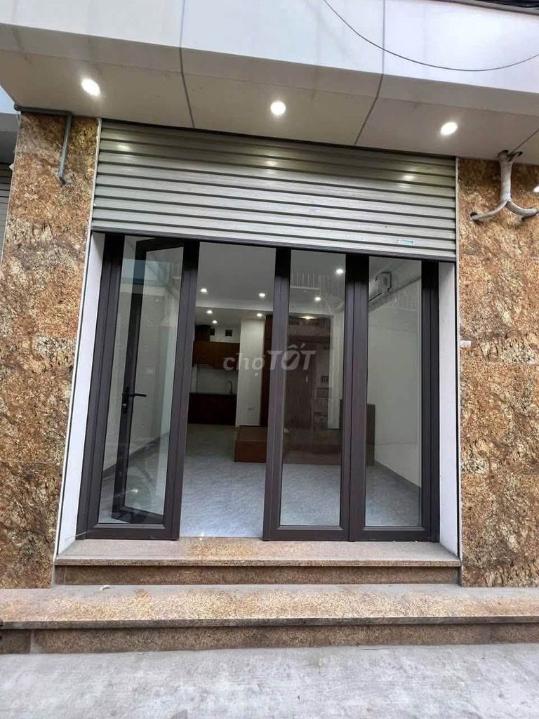 Cho thuê kiot mặt ngõ ô tô Lĩnh Nam, 40m2, 5.5tr