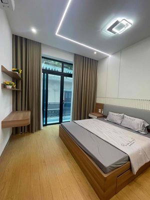 Nhà đẹp giá tốt 5 tầng - 3 ngủ full đồ sổ vuông - 5,5 tỷ