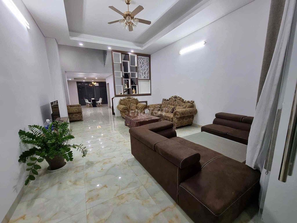 Rent · 4 bd · 100 м² · Quận Hải Châu, ул. Đường Nguyễn Tất Thành