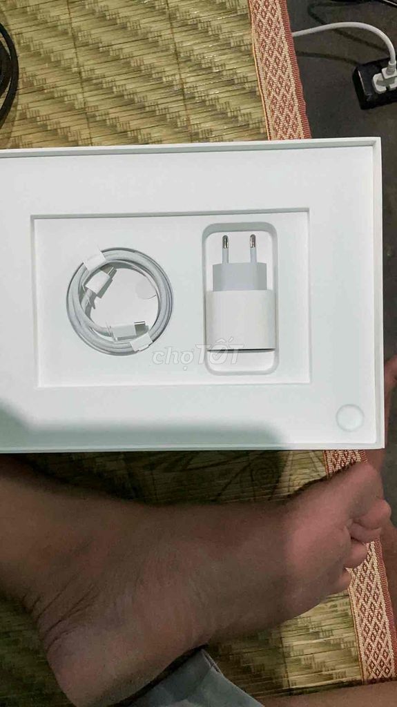 Sạc điện thoại Apple Trắng Mới 100%. Mua bán Phụ kiện (Màn hình, Chuột...) tại Huyện Phù Cát Bình Định được đăng bởi Dương Văn Thao hình 1