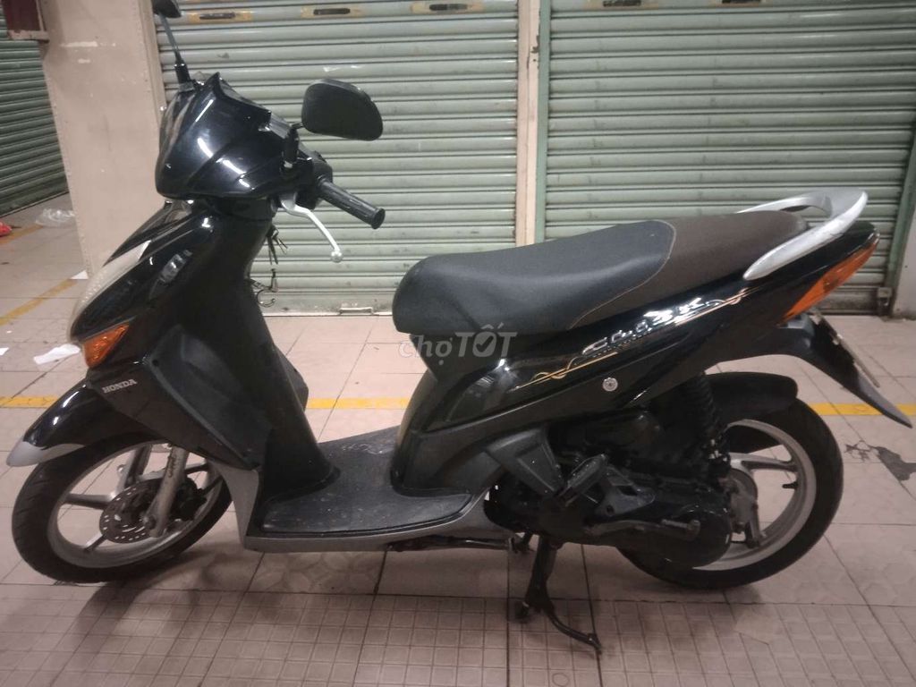 Xe tay ga click 110 đen. Mua bán Xe máy tại Quận 8 Tp Hồ Chí Minh được đăng bởi Lưu Trường Khải hình 5