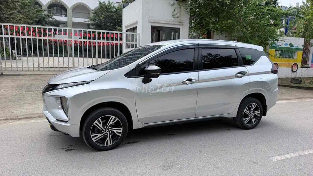 Mitsubishi Xpander 2020 Механика Бензин Серебристый