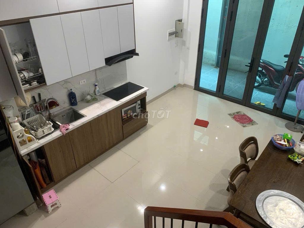 .Cho thuê vp phố  Đội Cấn,ba đình,hà nội,dt 50m2,giá 8tr/tháng