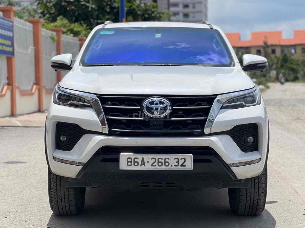 Toyota Fortuner 2023 2.4L 4x2 AT - 68000 km. Mua bán Ô tô tại Quận 3 Tp Hồ Chí Minh được đăng bởi KHANGDX hình 1