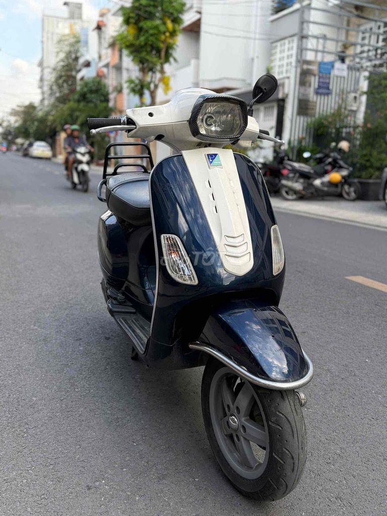Vespa 125-3Vie(2013)bs29,xe đẹp keng,máy  êm ru. Mua bán Xe máy tại Quận 7 Tp Hồ Chí Minh được đăng bởi Trung Anh hình 6