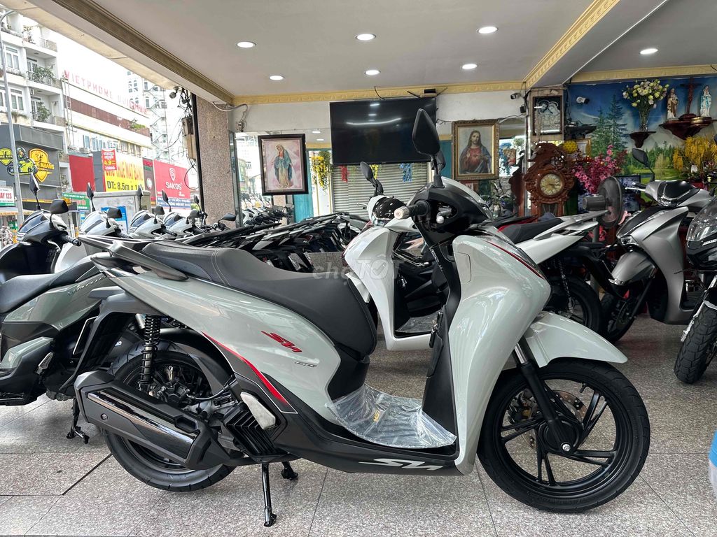 Honda SH 150i ABS 2020 Xám XM BSTP Chính Chủ. Mua bán Xe máy tại Quận Phú Nhuận Tp Hồ Chí Minh được đăng bởi Ngô Hà hình 6