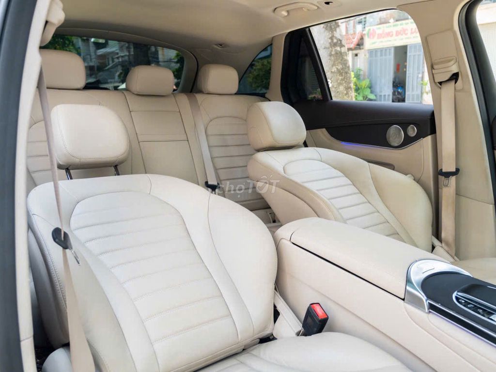 Mercedes Benz GLC300 4MATIC 2021. Mua bán Ô tô tại Quận 1 Tp Hồ Chí Minh được đăng bởi LongAnh AuTo  hình 11