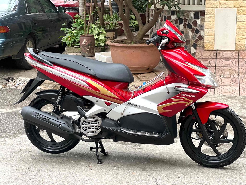 Honda Airblade 2011 110cc Đỏ 14000km. Mua bán Xe máy tại Quận Cầu Giấy Hà Nội được đăng bởi Xe Máy Đoàn Văn Cam Kết Đúng Ảnh Đúng Biển Đúng Giá Trị hình 7