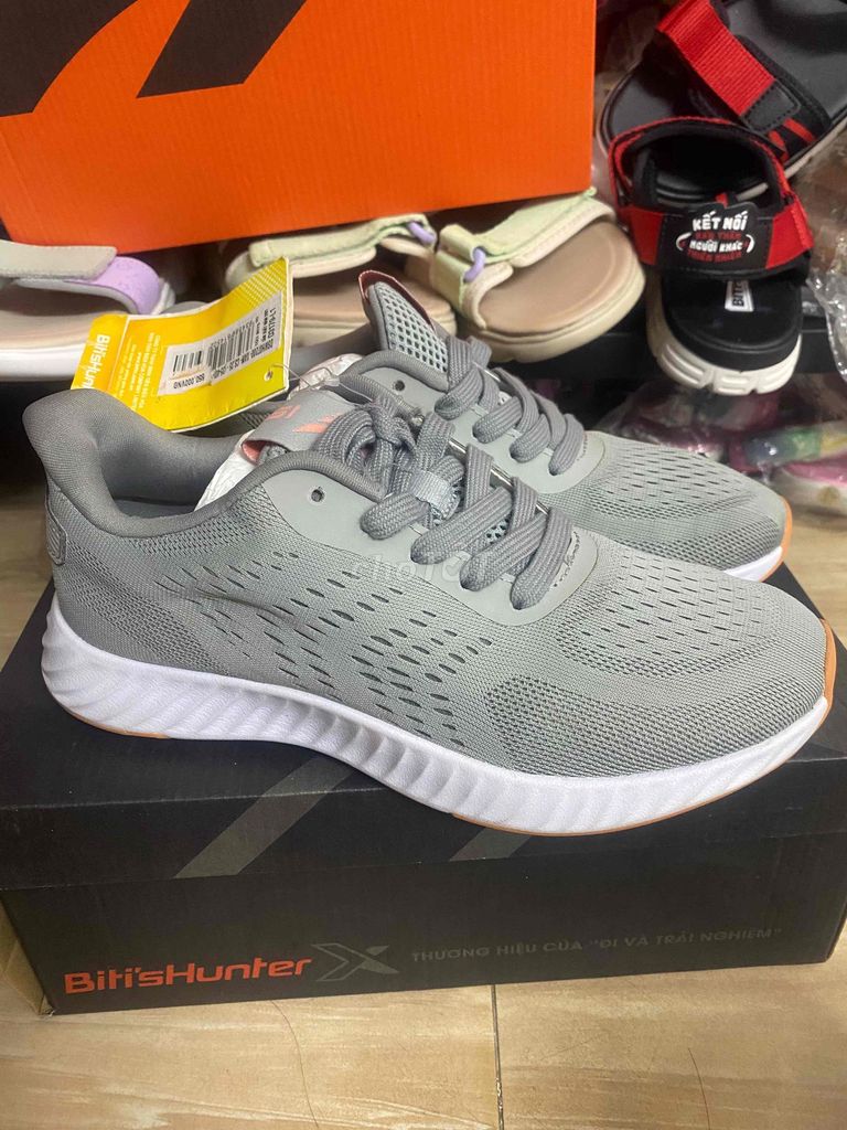 Giày thể thao Bitis Hunter Nữ Xám Vải Size 35. Mua bán Giày dép tại Quận Bình Tân Tp Hồ Chí Minh được đăng bởi Man Dang Bitis hình 1