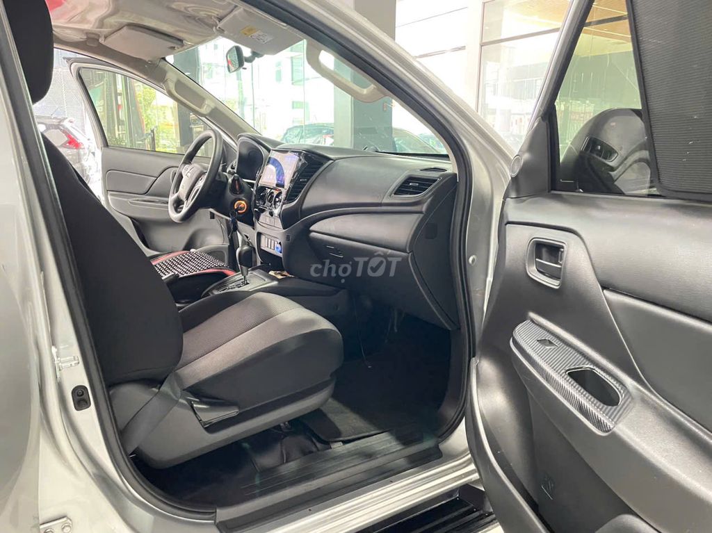 Mitsubishi Triton 2021 4x2 AT bảo dưỡng full hãng. Mua bán Ô tô tại Thành phố Thủ Dầu Một Bình Dương được đăng bởi Mr Việt Mitsubishi BD hình 11