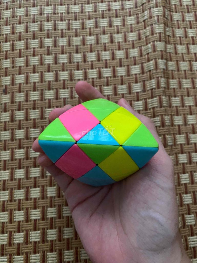 Rubik biến thể Mastermorphix stickerless