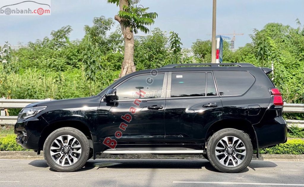 Toyota Land Cruiser Prado sx 2022 màu đen. Mua bán Ô tô tại Quận Cầu Giấy Hà Nội được đăng bởi nghia hình 3