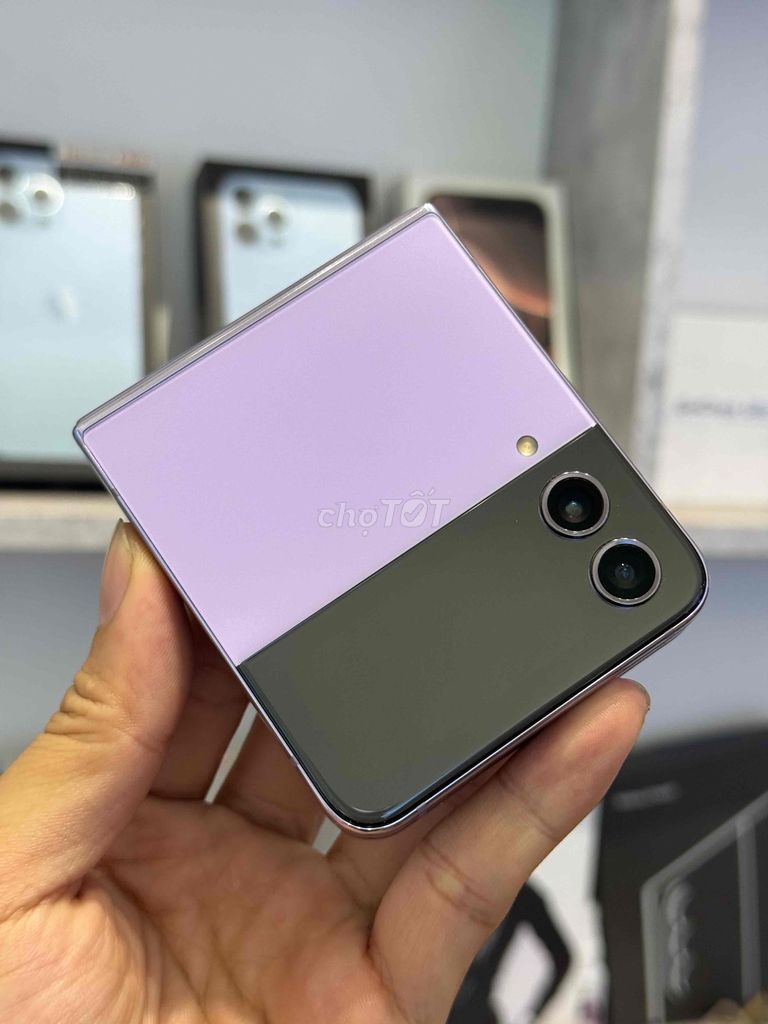Samsung Z Flip4 128GB Tím 98.5%. Mua bán Điện thoại tại Quận 3 Tp Hồ Chí Minh được đăng bởi Trịnh Quang Linh hình 1
