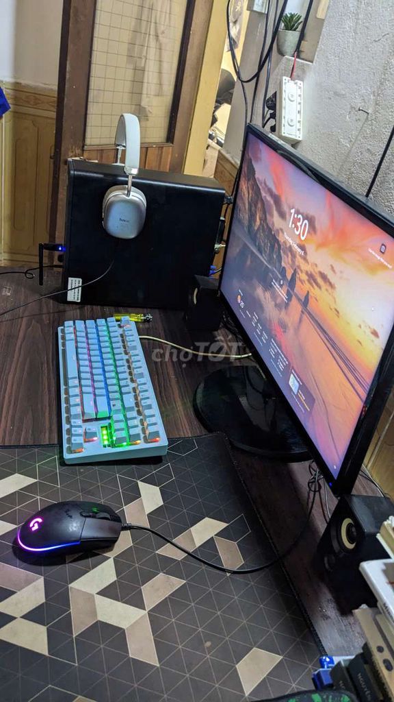 Cần thanh lý bộ pc i3 8th bao chơi lol fifa valo