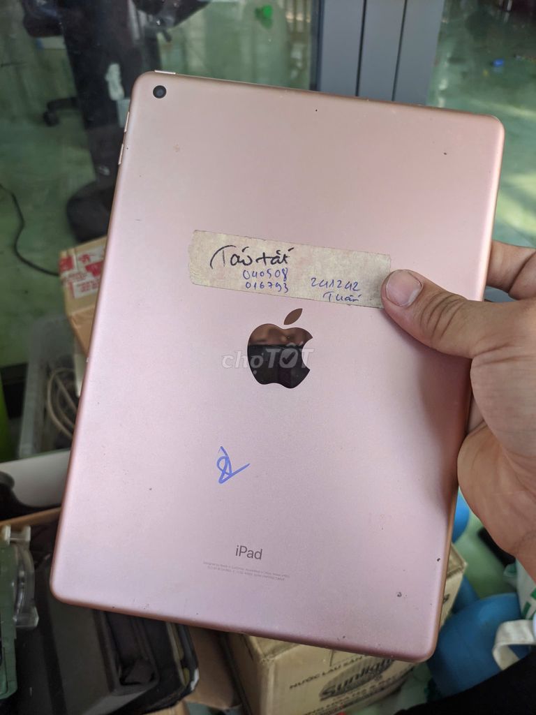 iPad Gen 6 2018 - ipad 9.7   A1893. Mua bán Linh kiện (RAM, Card...) tại Huyện Bến Lức Long An được đăng bởi Phan Tấn hình 1