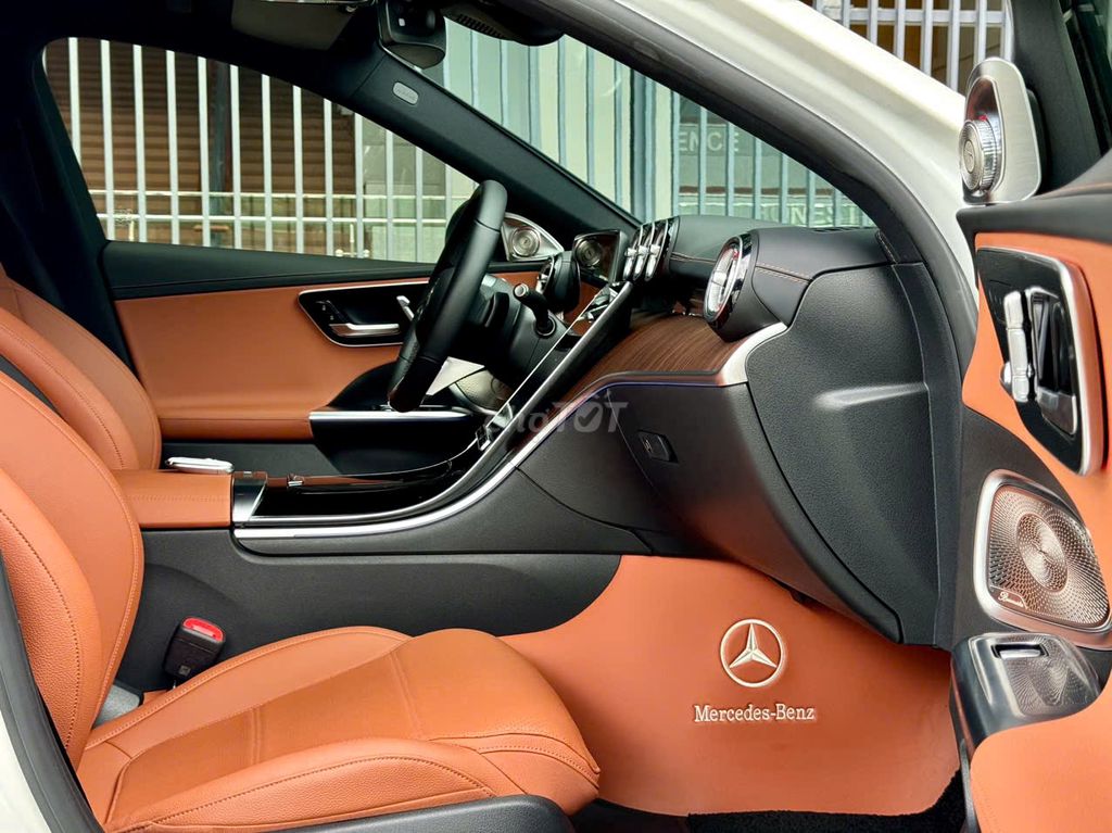 Mercedes Benz C200 Plus 2022 - 15000 km. Mua bán Ô tô tại Quận 1 Tp Hồ Chí Minh được đăng bởi Nguyễn Đang Quế hình 12