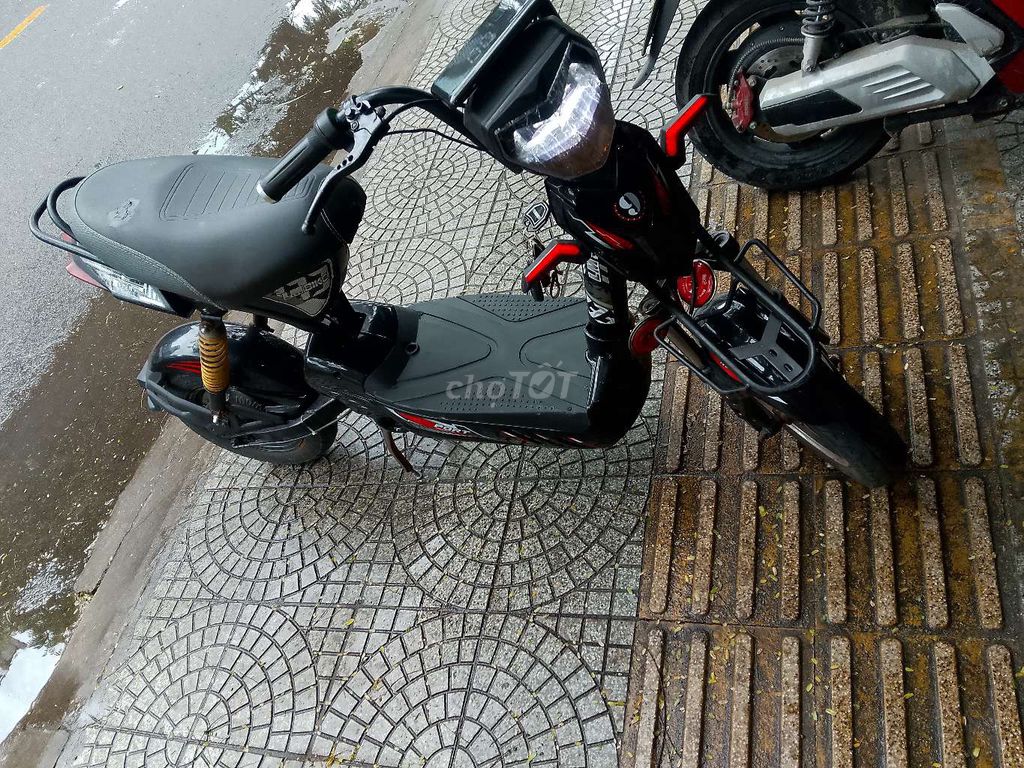 Xe đạp điện  màu đen. Mua bán Xe điện tại Quận Sơn Trà Đà Nẵng được đăng bởi Nguyễn thái hoài hình 1