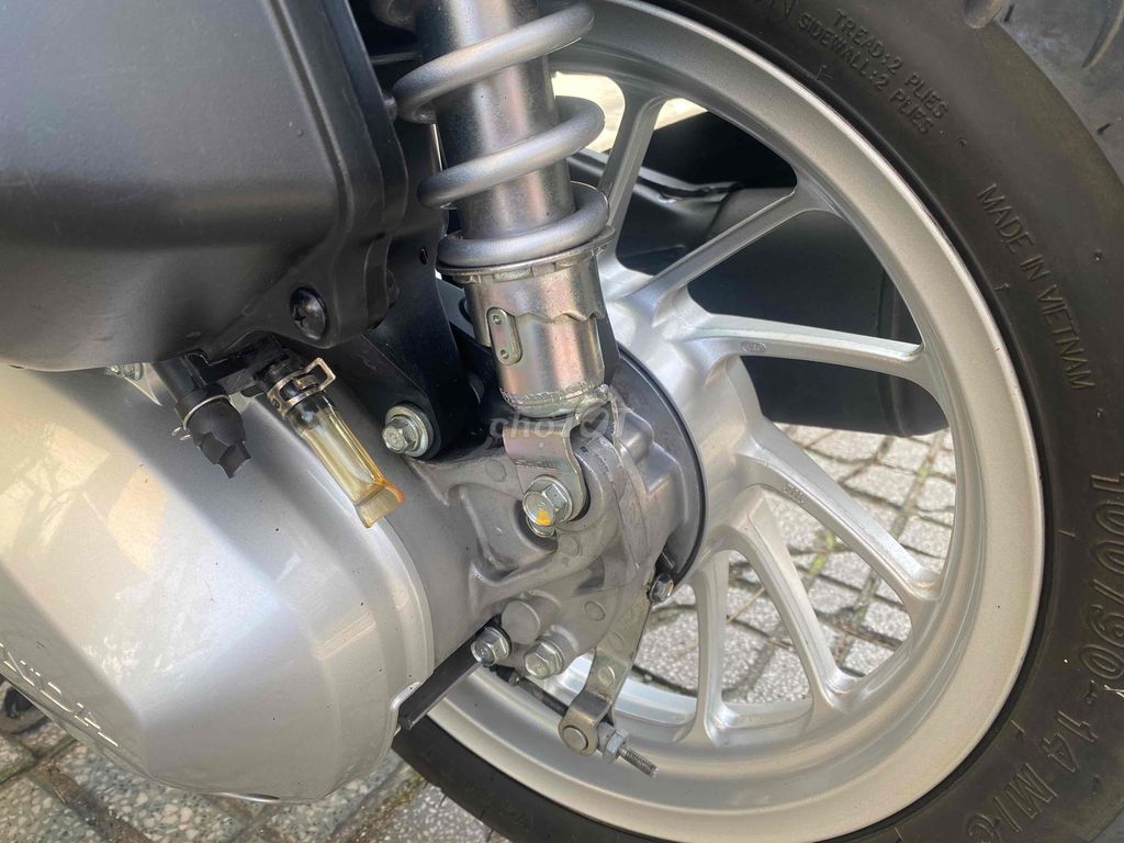 SH MODE 2025 THẮNG ABS MUA THÙNG 2025 CHẠY 5.200KM. Mua bán Xe máy tại Quận Bình Thạnh Tp Hồ Chí Minh được đăng bởi A HƯNG hình 5