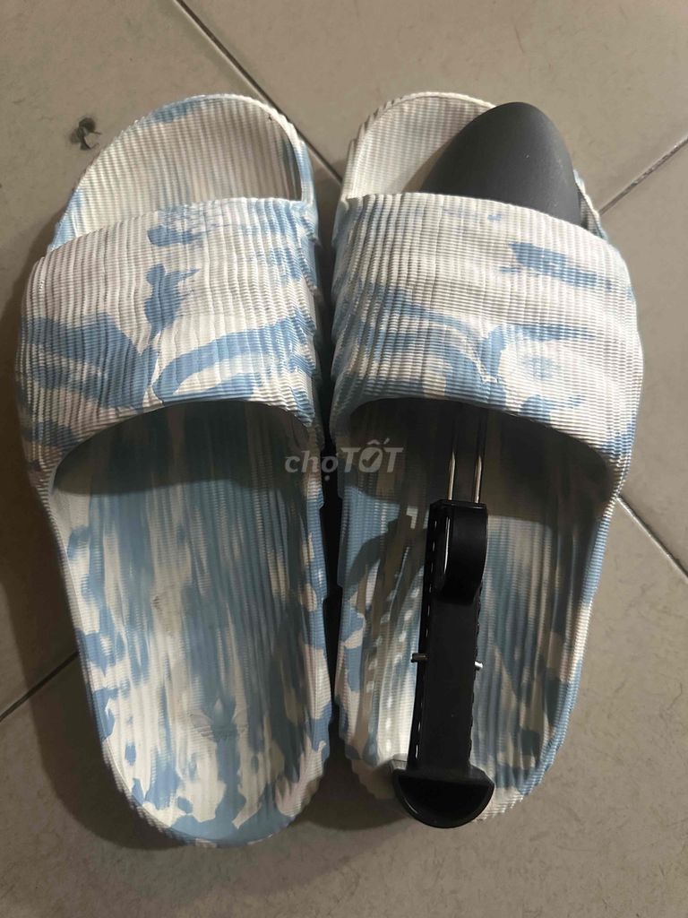 Dép Adidas chính hãng, size 42, màu xanh. Mua bán Giày dép tại Quận 1 Tp Hồ Chí Minh được đăng bởi TUẤN hình 1