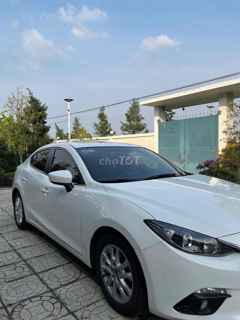 Mazda 3 2016 1.5 AT Sedan - 65000 km