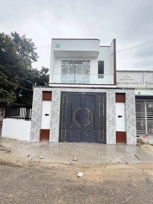 Nhà lầu sân vườn 2 mặt tiền Thới Hoà - Bến Cát