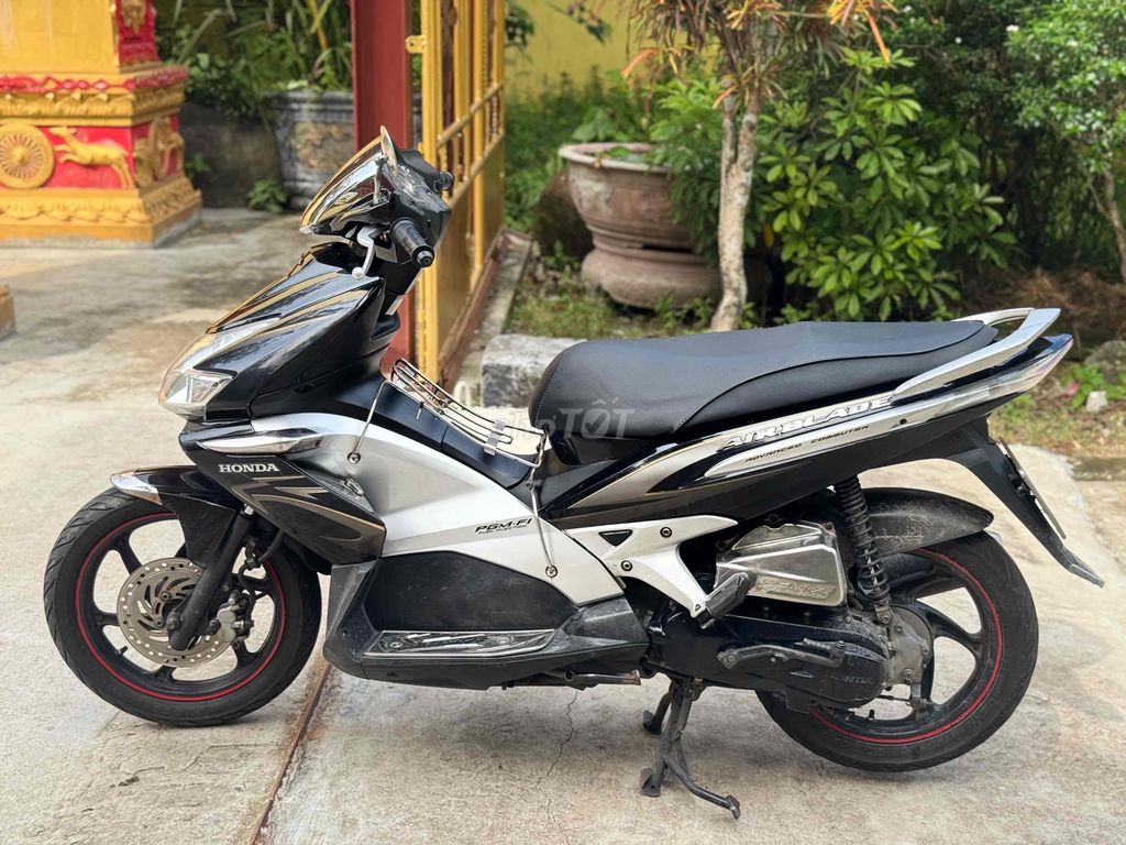 Xe AirBlade 2010 FI rin ròn. Mua bán Xe máy tại Thành phố Huế Thừa Thiên Huế được đăng bởi Nguyễn Văn Huy hình 4