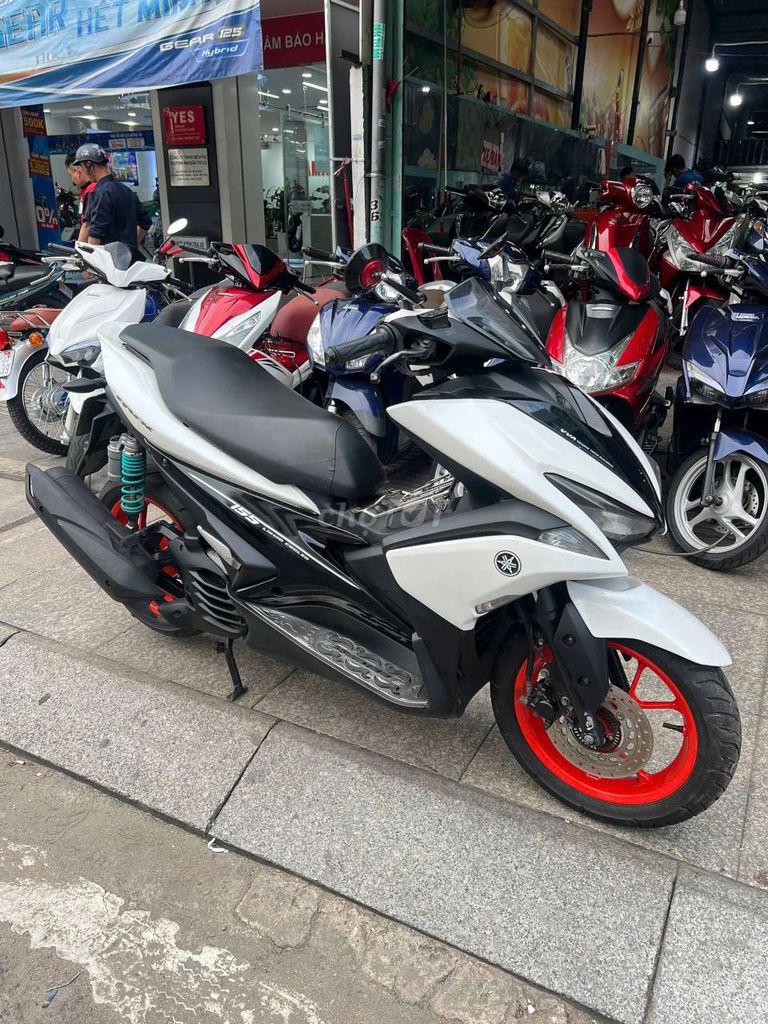 Yamaha NVX 125 2018 Trắng Smartkey