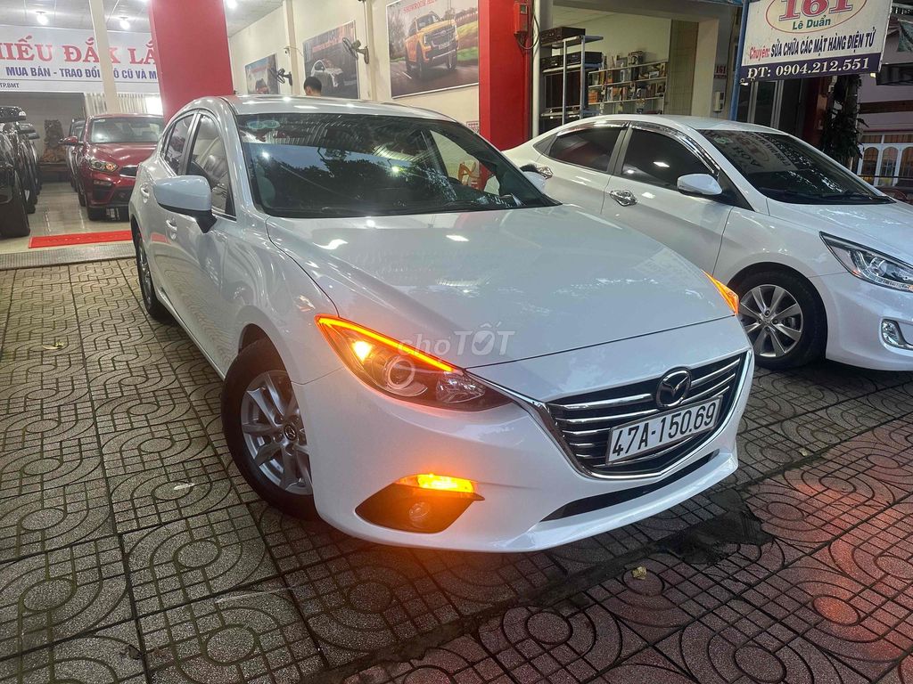 Mazda 3 2016 1.5 AT hatchback