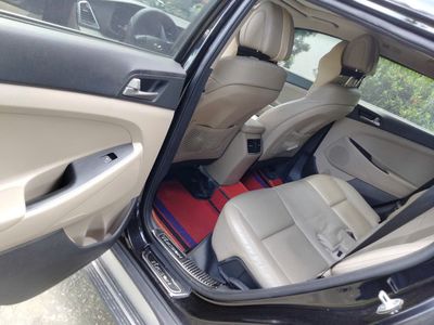 Hyundai Tucson 2019 2.0L Tiêu chuẩn - 100000 km. Mua bán Ô tô tại Thành phố Thanh Hóa Thanh Hóa được đăng bởi Thanh
