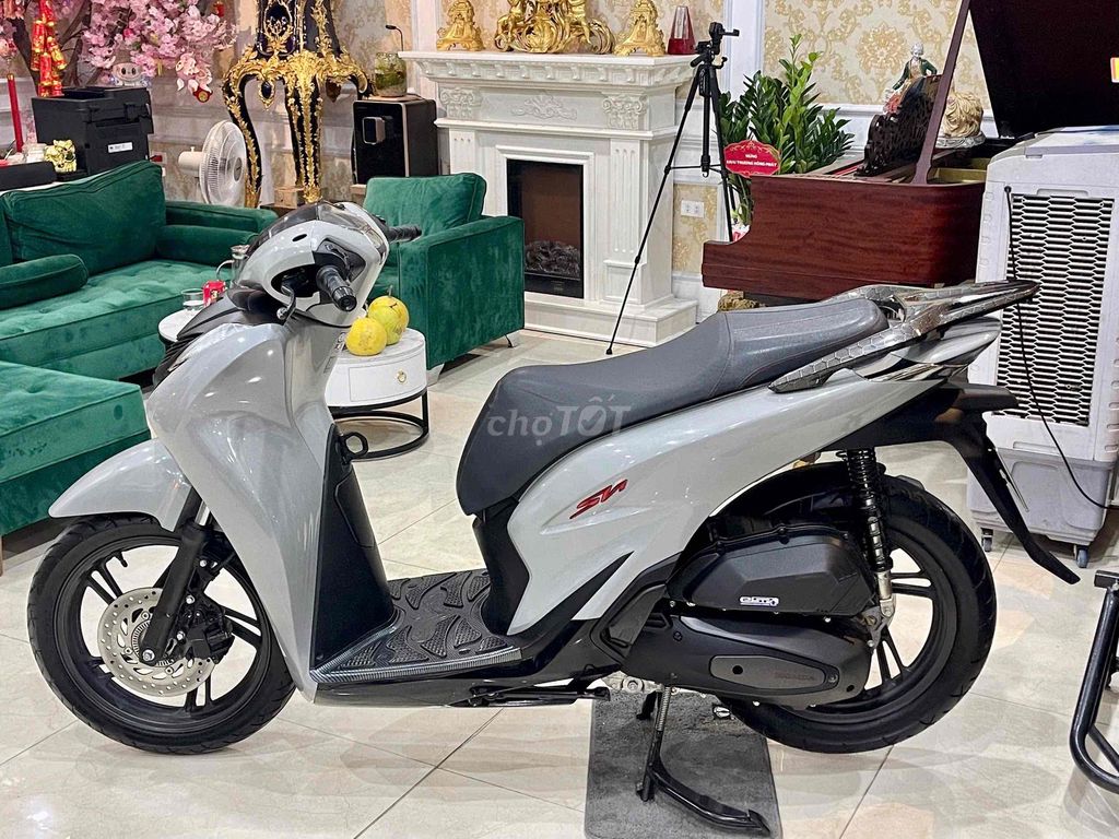 XE MÁY 68 - Honda Sh 150 Abs 2022 Xi Măng. Mua bán Xe máy tại Quận Tây Hồ Hà Nội được đăng bởi Đức Anh hình 3