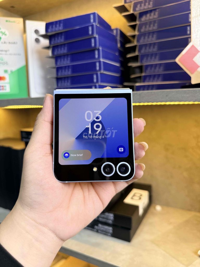 Samsung ZFlip6 12Gb/512Gb Xám Như mới. Mua bán Điện thoại tại Quận Bình Thạnh Tp Hồ Chí Minh được đăng bởi Thanh Truc hình 1