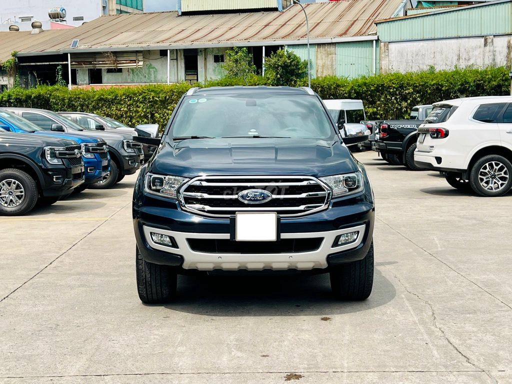 Ford Everest Titanium 2020 xe cực đẹp, mới keng