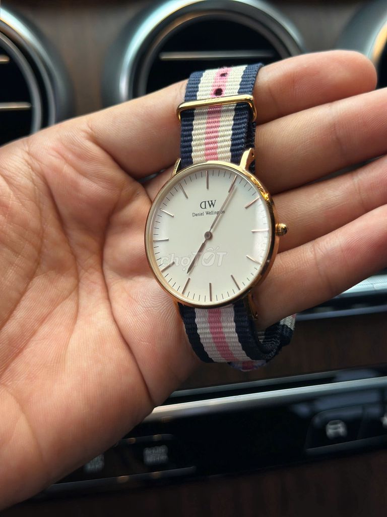 Đồng hồ Daniel Wellington Unisex 35mm. Mua bán Đồng hồ tại Quận Ba Đình Hà Nội được đăng bởi Đặng Duy Đông hình 1